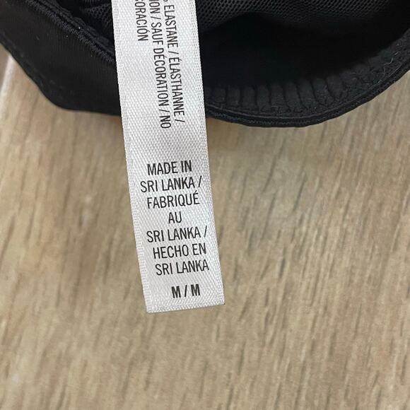 Victoria Sport Strappy Back Sports Bra Black Medium VSX Workout Activewear - Picture 4 of 7